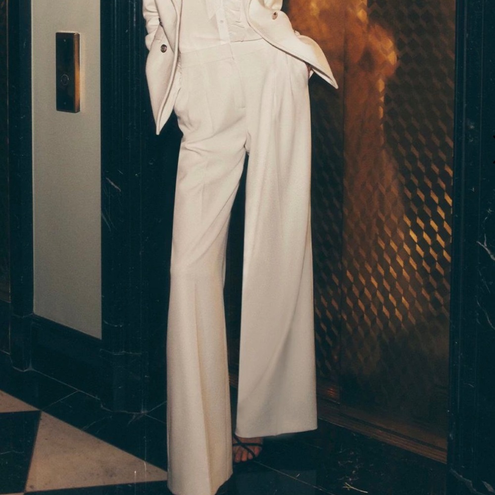 Halogen NWT Women’s Off White High Waisted/Wide Leg Pleated Slacks Size 4 J14